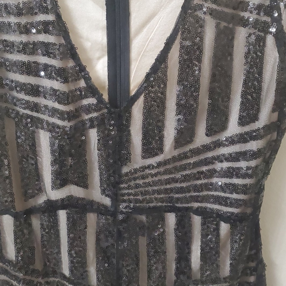 Dress - Picture 3 of 3